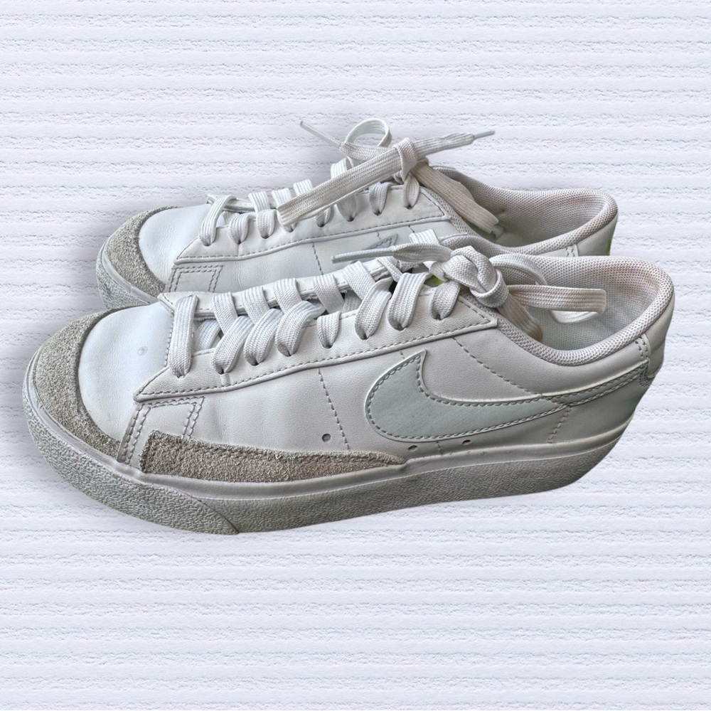 Nike Blazer Low '77 Ghost White Leather Blue Comfort Size‎ 6